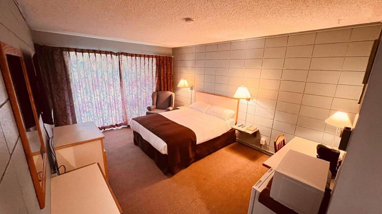 Airport Inn Port Hardy Extérieur photo