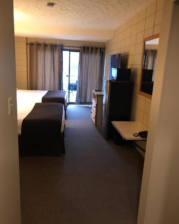 Airport Inn Port Hardy Extérieur photo
