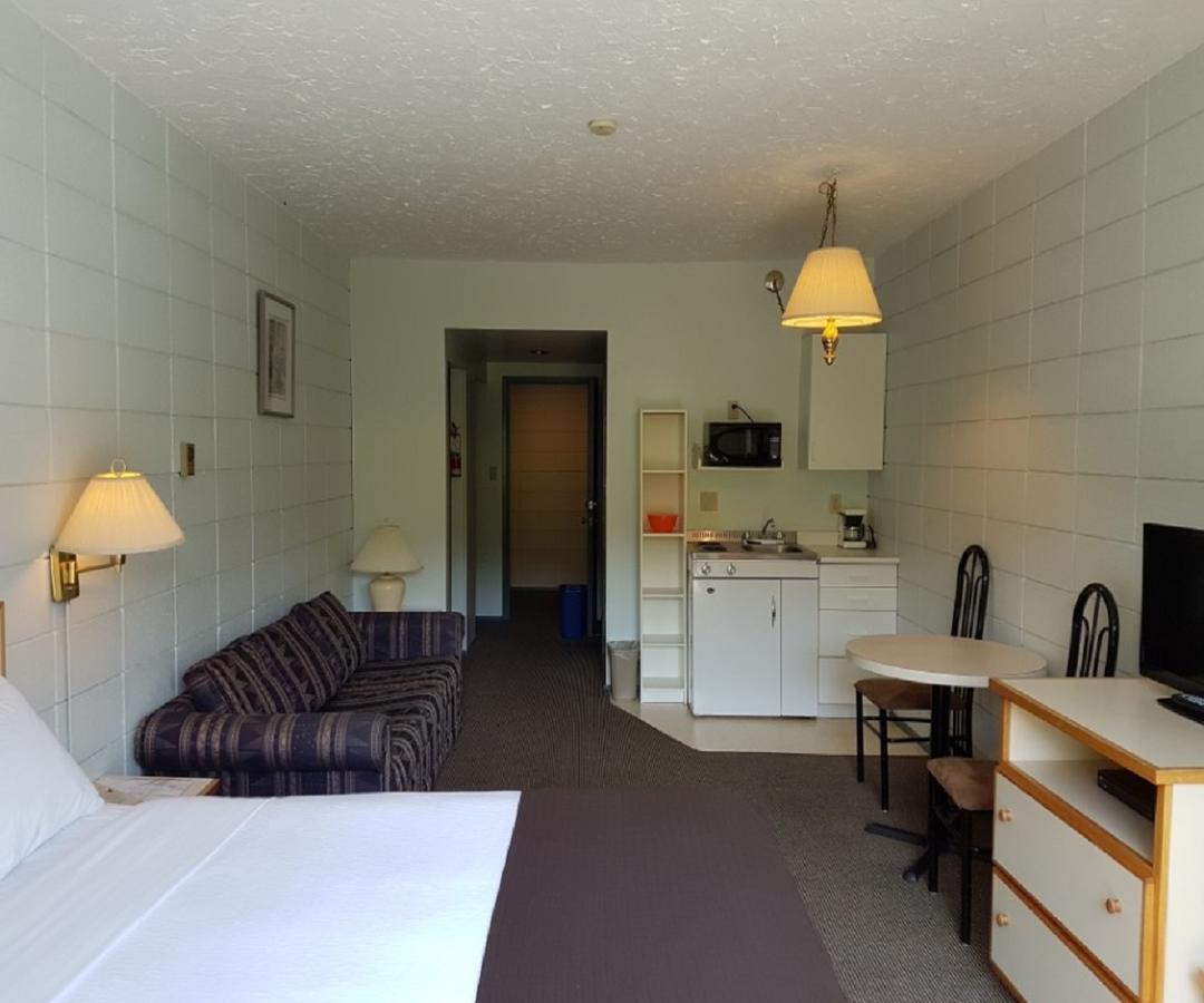 Airport Inn Port Hardy Extérieur photo